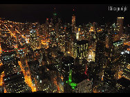 Chicago is the largest city in the U.S. state of Illinois. With nearly 2.7 million residents, it is the most populous city in the Midwestern United States and the third most populous city in the USA, after New York City and Los Angeles. The city is a center for business and finance and is listed as one of the world's top ten Global Financial Centers. [宇落Johnson /bbs.fengniao.com]
