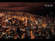 Chicago is the largest city in the U.S. state of Illinois. With nearly 2.7 million residents, it is the most populous city in the Midwestern United States and the third most populous city in the USA, after New York City and Los Angeles. The city is a center for business and finance and is listed as one of the world's top ten Global Financial Centers. [宇落Johnson /bbs.fengniao.com]