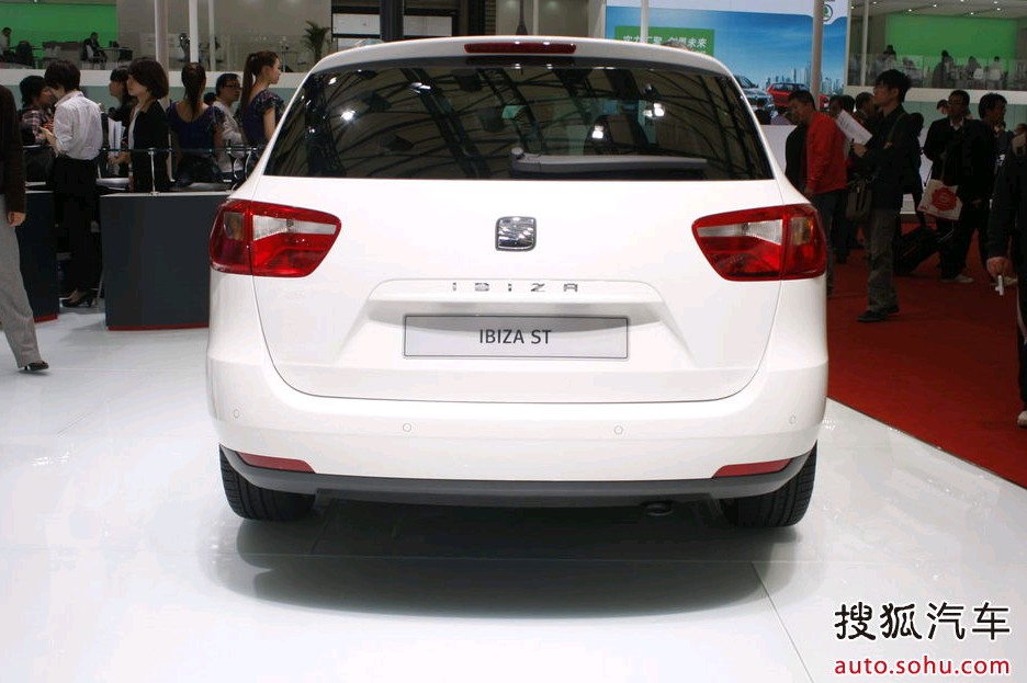 The Seat Ibisa ST is unveiled at the 2011 Shanghai Auto Show. Started from April 20, 2011, more than 1,000 car models from about 20 countries are on display at the show and 75 of them are making their world premiere. [Sohu.com]