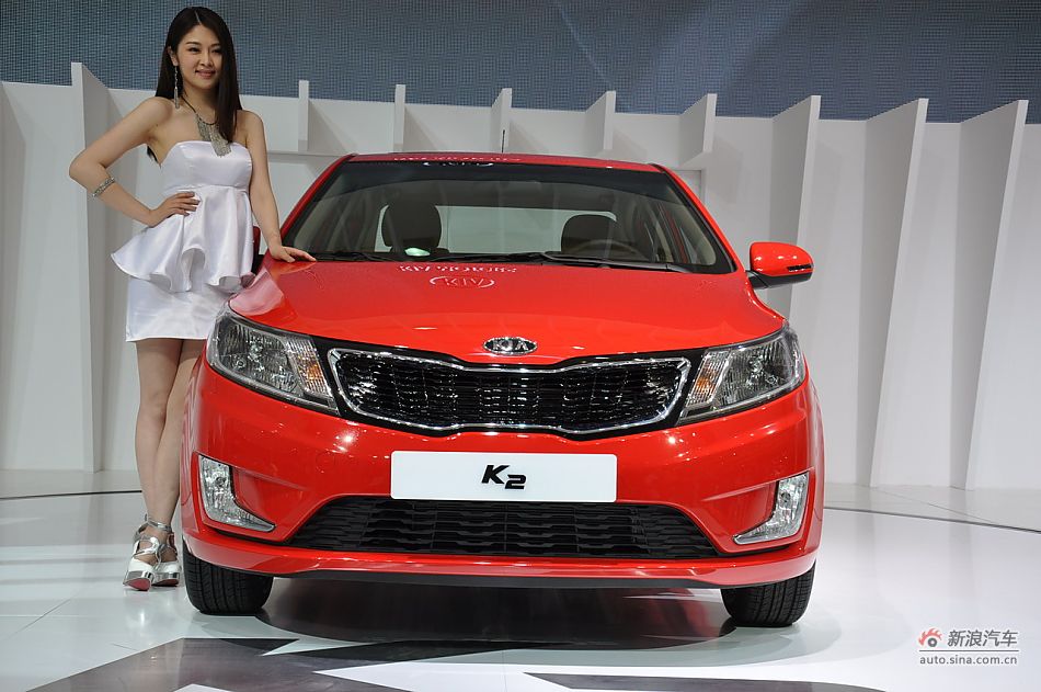 The Kia K2 is unveiled at the 2011 Shanghai Auto Show. Started from April 20, 2011, more than 1,000 car models from about 20 countries are on display at the show and 75 of them are making their world premiere. [Sohu.com]