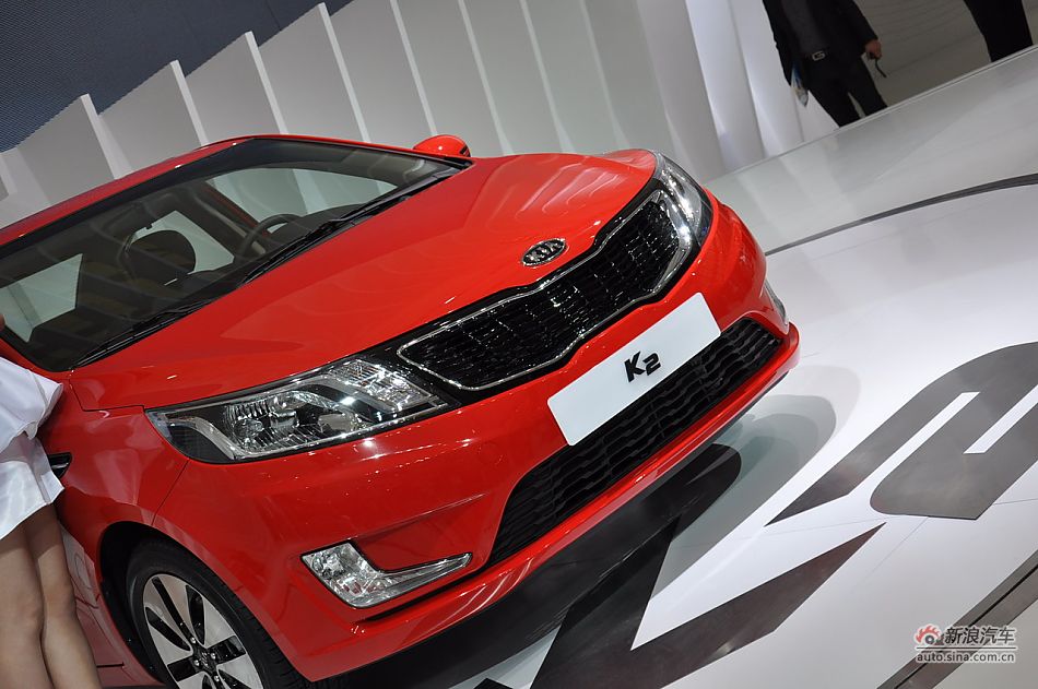 The Kia K2 is unveiled at the 2011 Shanghai Auto Show. Started from April 20, 2011, more than 1,000 car models from about 20 countries are on display at the show and 75 of them are making their world premiere. [Sohu.com]