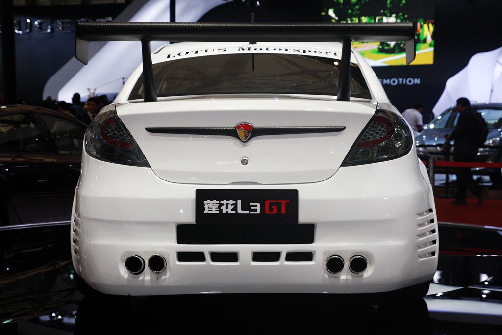 The Lotus L3 GT is unveiled at the 2011 Shanghai Auto Show. Started from April 20, 2011, more than 1,000 car models from about 20 countries are on display at the show and 75 of them are making their world premiere. [Sohu.com]