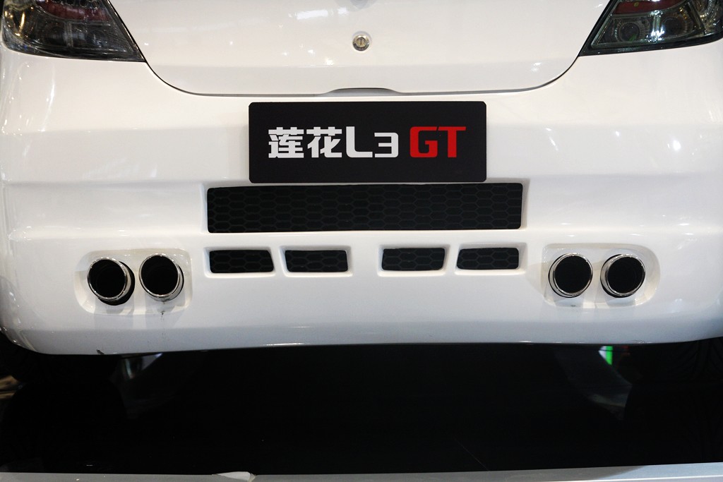 The Lotus L3 GT is unveiled at the 2011 Shanghai Auto Show. Started from April 20, 2011, more than 1,000 car models from about 20 countries are on display at the show and 75 of them are making their world premiere. [Sohu.com]