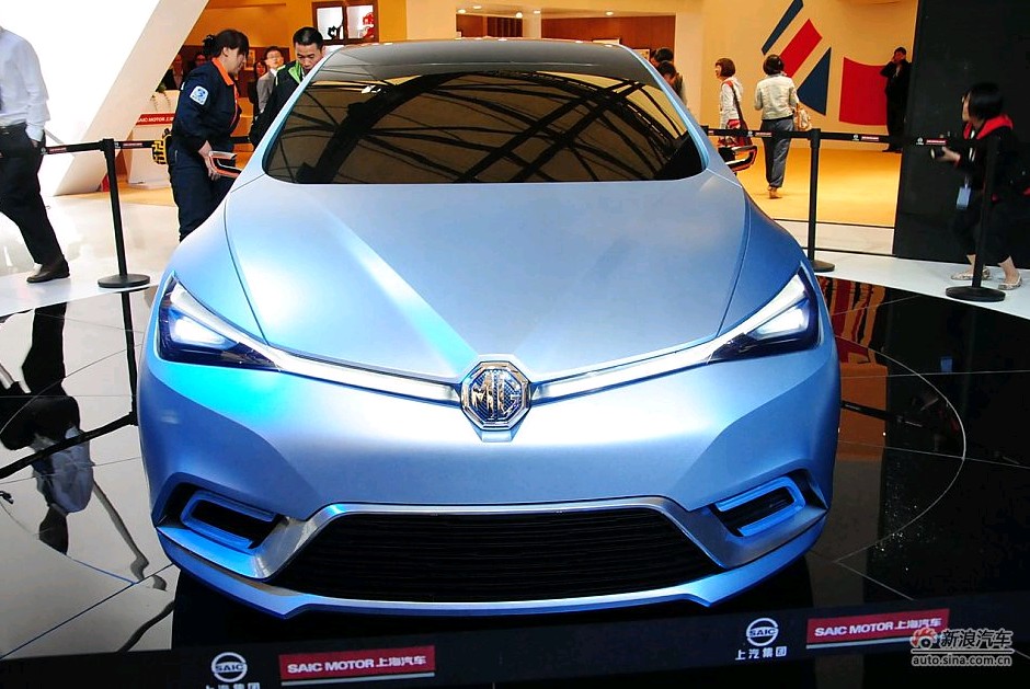 The MG 5 is unveiled at the 2011 Shanghai Auto Show. Started from April 20, 2011, more than 1,000 car models from about 20 countries are on display at the show and 75 of them are making their world premiere. [Sohu.com]