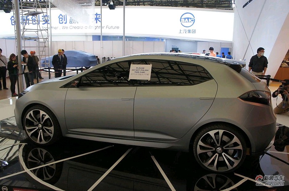 The MG 5 is unveiled at the 2011 Shanghai Auto Show. Started from April 20, 2011, more than 1,000 car models from about 20 countries are on display at the show and 75 of them are making their world premiere.[Sina.com] 