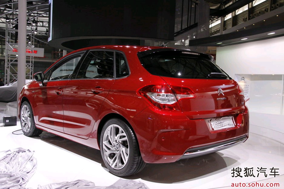 The Citroen C4 is unveiled at the 2011 Shanghai Auto Show. Started from April 20, 2011, more than 1,000 car models from about 20 countries are on display at the show and 75 of them are making their world premiere. [Sohu.com]