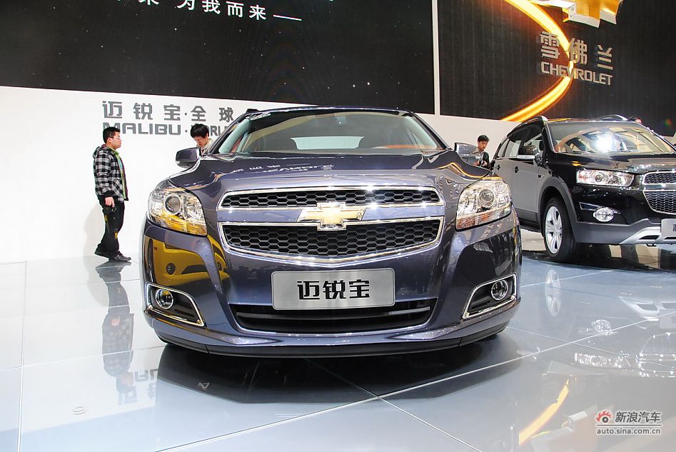 The Chevrolet Malibu is unveiled at the 2011 Shanghai Auto Show. Started from April 20, 2011, more than 1,000 car models from about 20 countries are on display at the show and 75 of them are making their world premiere. [Sina.com] 