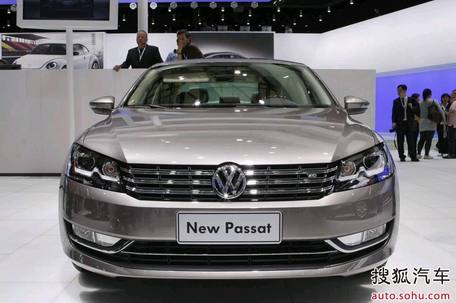 The New Passat is unveiled at the 2011 Shanghai Auto Show. Started from April 20, 2011, more than 1,000 car models from about 20 countries are on display at the show and 75 of them are making their world premiere. [Sohu.com] 