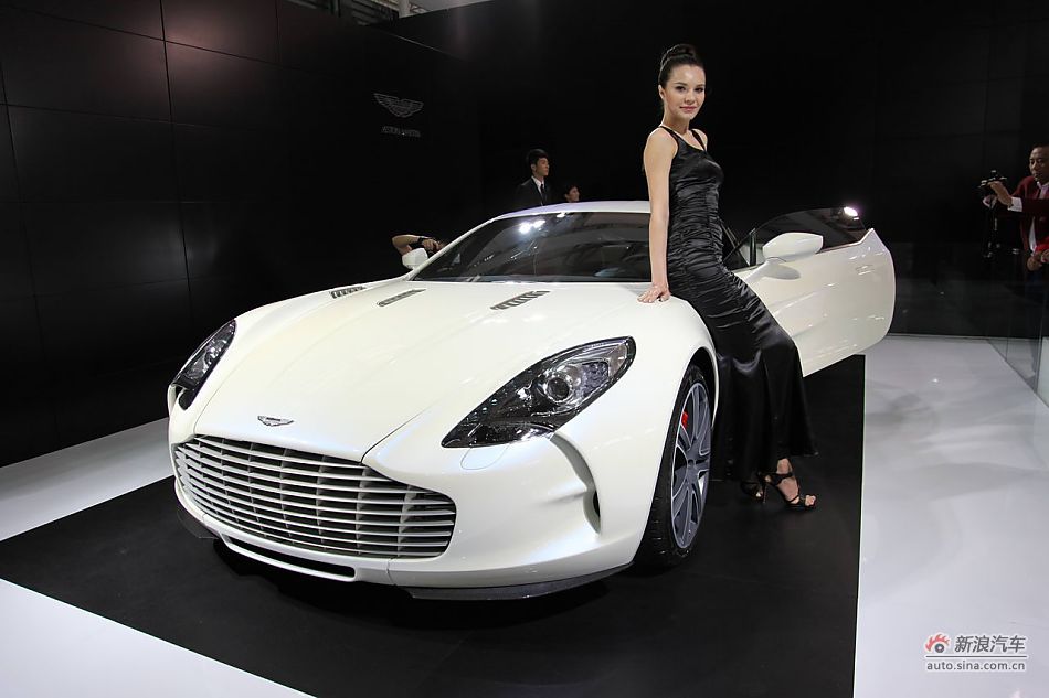 The Aston Martin ONE-77 is unveiled at the 2011 Shanghai Auto Show. Started from April 20, 2011, more than 1,000 car models from about 20 countries are on display at the show and 75 of them are making their world premiere. [Sina.com]