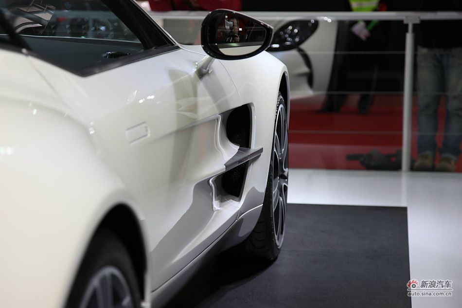 The Aston Martin ONE-77 is unveiled at the 2011 Shanghai Auto Show. Started from April 20, 2011, more than 1,000 car models from about 20 countries are on display at the show and 75 of them are making their world premiere. [Sina.com]