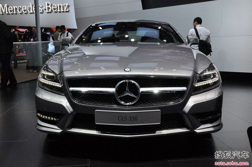 The Mercedes-Benz New CLS is unveiled at the 2011 Shanghai Auto Show. Started from April 20, 2011, more than 1,000 car models from about 20 countries are on display at the show and 75 of them are making their world premiere. [Sohu.com] 