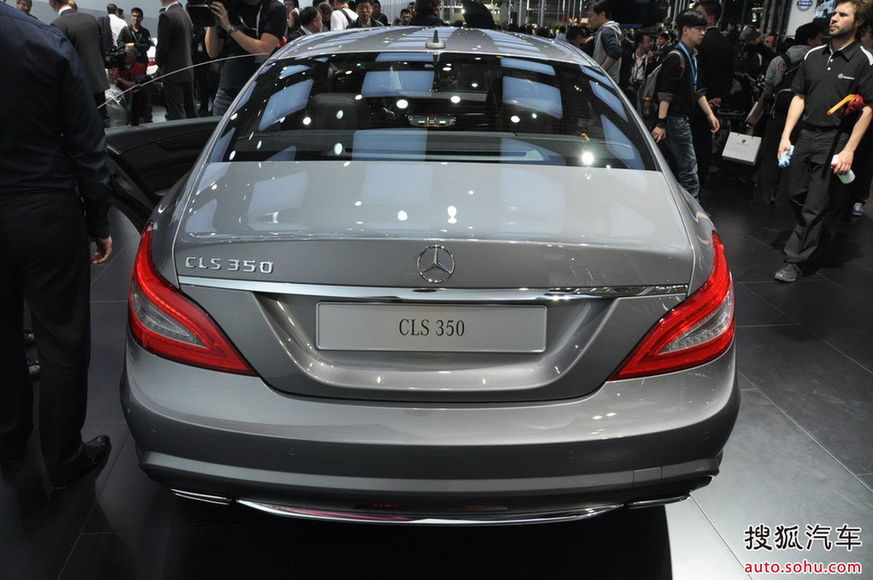 The Mercedes-Benz New CLS is unveiled at the 2011 Shanghai Auto Show. Started from April 20, 2011, more than 1,000 car models from about 20 countries are on display at the show and 75 of them are making their world premiere. [Sohu.com] 