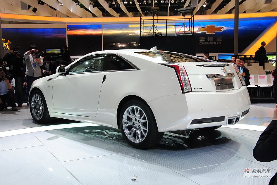 The Cadillac CTS Coupe is unveiled at the 2011 Shanghai Auto Show. Started from April 20, 2011, more than 1,000 car models from about 20 countries are on display at the show and 75 of them are making their world premiere. [Sina.com]