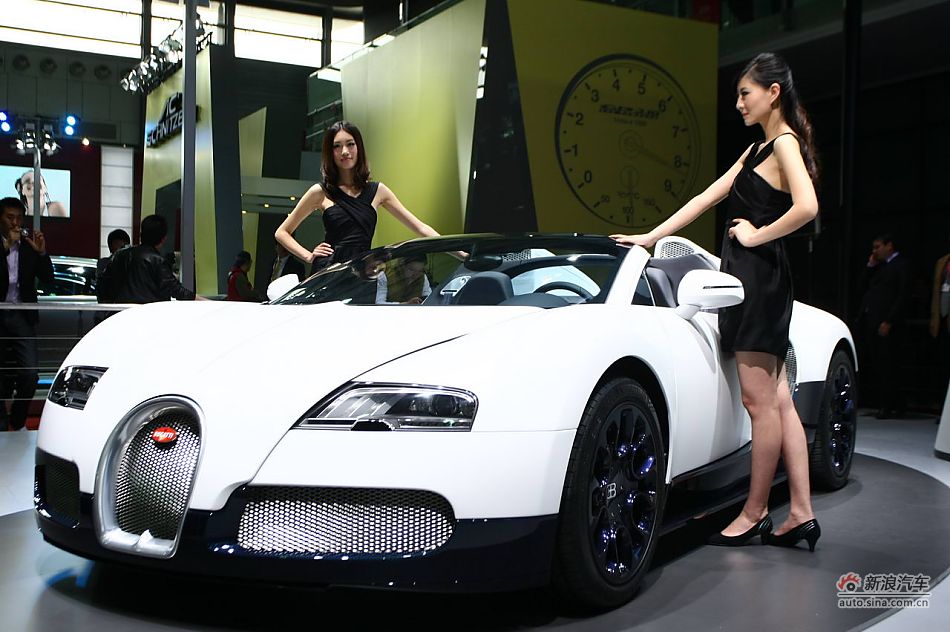 The Bugatti Veyron 16.4 is unveiled at the 2011 Shanghai Auto Show. Started from April 20, 2011, more than 1,000 car models from about 20 countries are on display at the show and 75 of them are making their world premiere. [Sina.com]