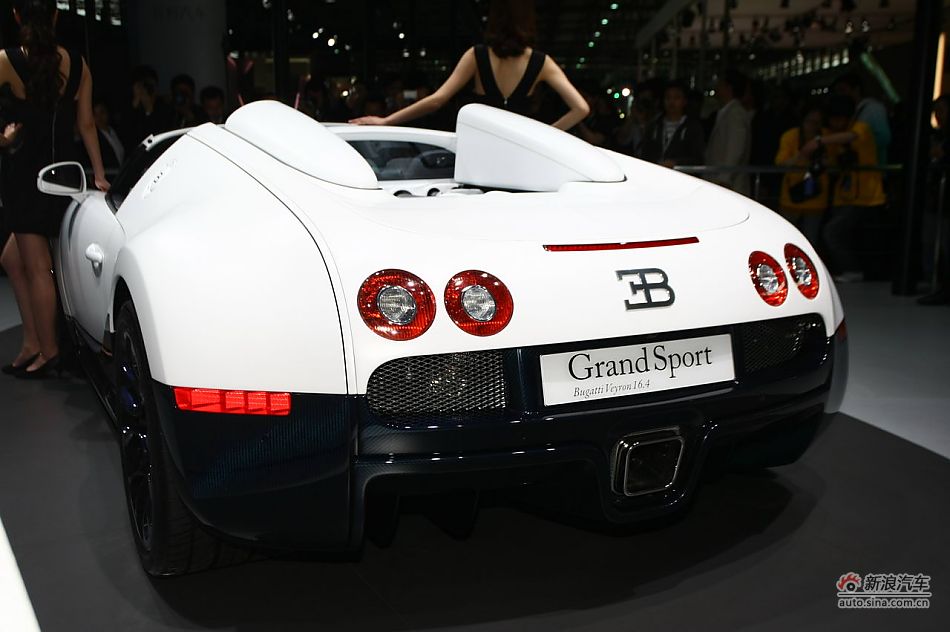 The Bugatti Veyron 16.4 is unveiled at the 2011 Shanghai Auto Show. Started from April 20, 2011, more than 1,000 car models from about 20 countries are on display at the show and 75 of them are making their world premiere. [Sina.com]