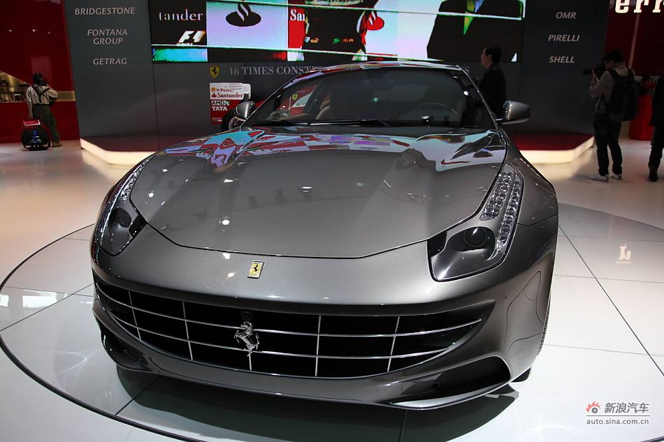 The Ferrari FF is unveiled at the 2011 Shanghai Auto Show. Started from April 20, 2011, more than 1,000 car models from about 20 countries are on display at the show and 75 of them are making their world premiere. [Sina.com]