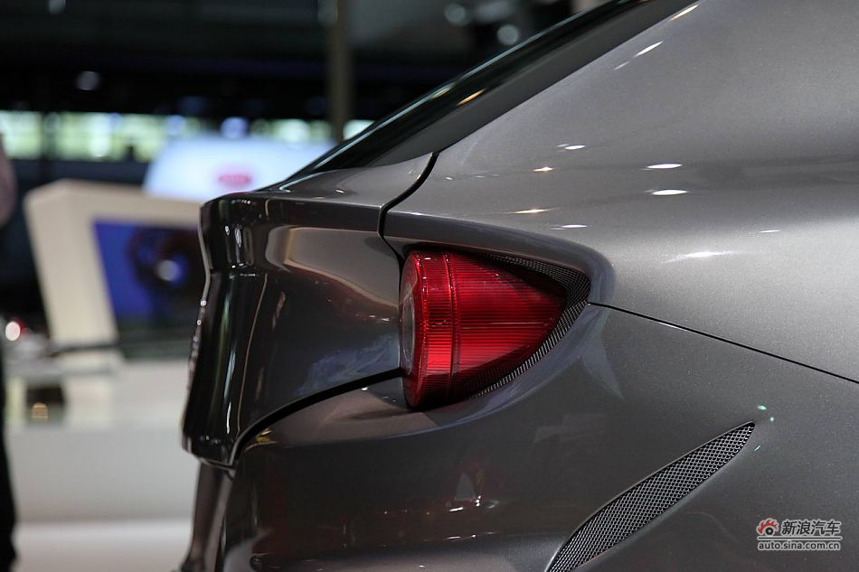 The Ferrari FF is unveiled at the 2011 Shanghai Auto Show. Started from April 20, 2011, more than 1,000 car models from about 20 countries are on display at the show and 75 of them are making their world premiere. [Sina.com]