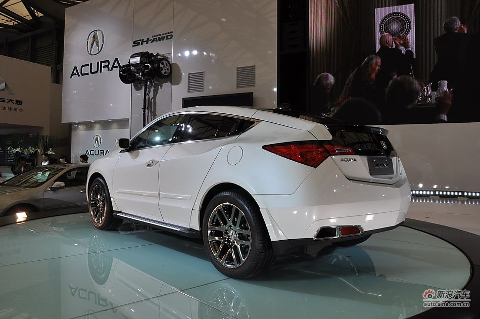 The Acura ZDX is unveiled at the 2011 Shanghai Auto Show. Started from April 20, 2011, more than 1,000 car models from about 20 countries are on display at the show and 75 of them are making their world premiere. [Sina.com]