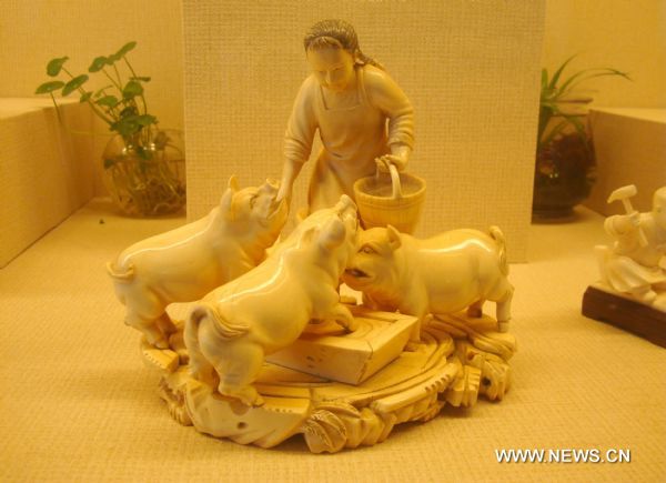 An ivory carving is seen in an ivory carving show in Suzhou, east China's Jiangsu Province, April 20, 2011. The show, to be closed on May 4, showcases more than 100 ivory carvings made in China from the Ming Dynasty (1368-1644) to the 1970s. Ivory carving is the carving of animal tooth or tusk. The ancient craft has now virtually ceased, as it is illegal under most circumstances throughout the world since the Convention on International Trade in Endangered Species of Wild Fauna and Flora (CITES) in 1975. (Xinhua/Wang Jiankang) (lfj) 