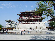 Tang Paradise (大唐芙蓉园) or Lotus Garden, is located next to Big Wild Goose Pagoda in Xi'an. It is China's first large-scale royal garden that presents the styles and features during the Tang Dynasty (618-907).[茹茄 /forums.nphoto.net] 