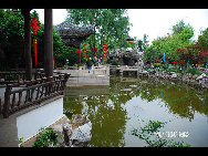 Located in the northeast suburbs of Kunming, Kunming World Horticultural Expo Garden is the site of the 1999 Kunming International Horticultural Exposition. It consists of five big exhibition halls (China Hall, International Hall, Man and Nature Hall, Green House Hall, and Science and Technology Hall), seven theme gardens,three outdoor showplaces and two big squares. [一见如故/forums.nphoto.net]