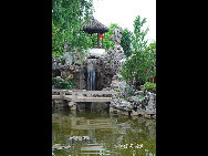 Located in the northeast suburbs of Kunming, Kunming World Horticultural Expo Garden is the site of the 1999 Kunming International Horticultural Exposition. It consists of five big exhibition halls (China Hall, International Hall, Man and Nature Hall, Green House Hall, and Science and Technology Hall), seven theme gardens,three outdoor showplaces and two big squares. [一见如故/forums.nphoto.net]
