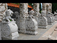 Located in the northeast suburbs of Kunming, Kunming World Horticultural Expo Garden is the site of the 1999 Kunming International Horticultural Exposition. It consists of five big exhibition halls (China Hall, International Hall, Man and Nature Hall, Green House Hall, and Science and Technology Hall), seven theme gardens,three outdoor showplaces and two big squares. [一见如故/forums.nphoto.net]