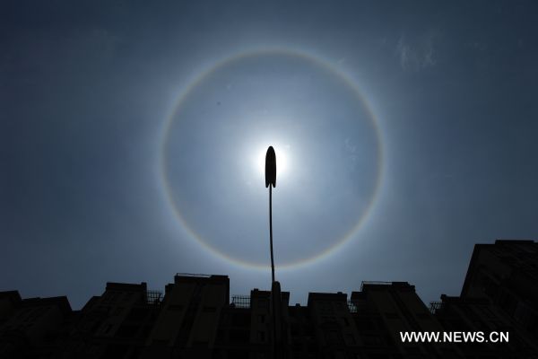 A solar halo view appears in Anshun City, southwest China's Guizhou Province, April 26, 2011. (Xinhua/Lu Wei) (llp) 