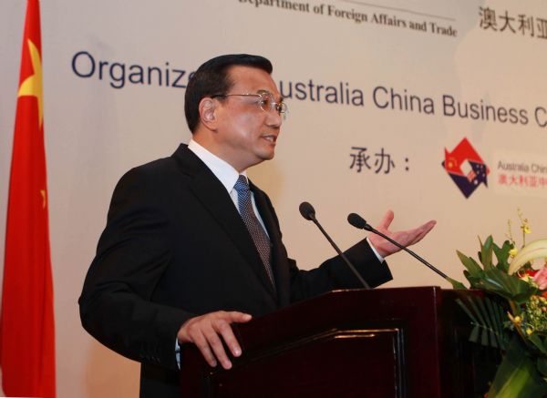 Chinese Vice Premier Li Keqiang addresses Australia-China Economic and Trade Cooperation Forum in Beijing, capital of China, April 26, 2011. (Xinhua/Liu Weibing) (ljh) 