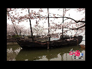 Situated in the southwest suburb of the city, 4 kilometers away from the urban area, Taihu Lake Scenery Zone consists of Meiliang Lake scenery zone and Lihu scenery zone. Meiliang Lake is a bay of Taihu Lake covering approximately 200 square kilometers. It is the best spot of Taihu Lake Scenery Zone with Turtle Head Islet as its main part. Turtle Head Islet was originally founded in 1918. [China.org.cn] 