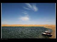 Moon Lake is situated in the hinterland of Tenggeli Desert, Alxa League of north China's Inner Mongolia Autonomous Region. Moon Lake is abeautiful and magic natural freshwater lake. With an area of three sq.kilometers, the lake resembles the shape of a map of China.[西部老马/bbs.fengniao.com]