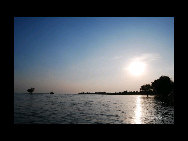 Covering a circumference of 400 kilometers, Chaohu Lake is located in the middle of Anhui Province. Shaped like a bird's nest, 'Chaohu' means the nest lake. It is the fifth largest freshwater lake in China, and reputed as the 'Oriental Geneva' for its location on the Golden Triangle of Anhui. [一号菜鸟/Forums.nphoto] 