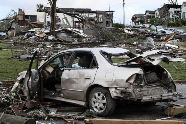 The aftermath of overnight tornadoes show destroyed homes and vehicles in Pratt City, a suburb of Birmingham, Alabama, April 28, 2011.