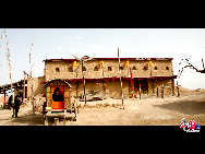 Located 30 kilometers northwest of Yinchuan, China West Film Studio boasts to be the best place for shooting the outdoor scenes of Western China and Ancient China theme movies. Many smash Chinese movies march toward the world from here, including 'Red Sorghum' and 'Big Words of Western Tour'. [Elaine Duan/China.org.cn] 