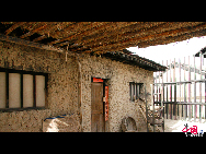 Located 30 kilometers northwest of Yinchuan, China West Film Studio boasts to be the best place for shooting the outdoor scenes of Western China and Ancient China theme movies. Many smash Chinese movies march toward the world from here, including 'Red Sorghum' and 'Big Words of Western Tour'. [Elaine Duan/China.org.cn] 