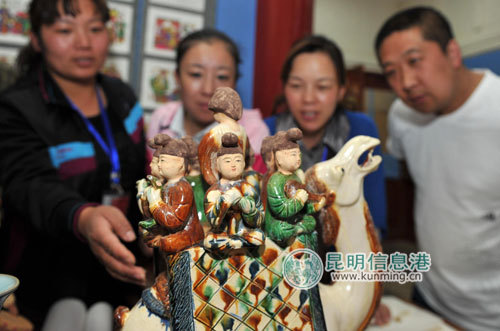 A large scale exhibition celebrating China's intangible cultural heritage has recently opened in south China's Yunnan Province.
