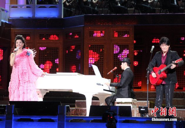 Song Zuying, one of the most capable singers on the Chinese stage, held her first solo concert in Taiwan on Sunday night. 