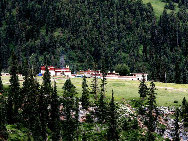 Tibet, the Roof of the World, is the highest region on Earth, with an average elevation of 4,900 meters. Located in a plateau north of the Himalayas, it is a mysterious, exotic place for many outsiders. Since the beginning of the 20th century, the massive, tranquil land with its majestic scenery and mysterious religious culture has exerted an awesome draw on travelers. [三人/forums.nphoto.net]