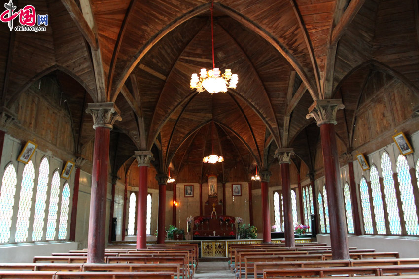 The interior of Dengchigou Church was designed according to Western-style churches. [Zong Cao/China.org.cn]