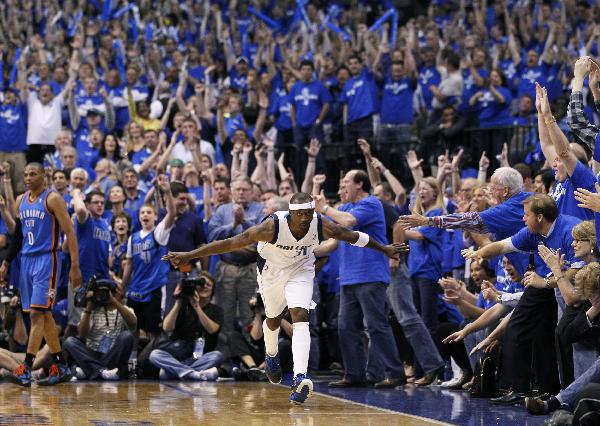 Dallas Mavericks shooting guard Jason Terry (31) celebrates his three-point shot in the 4th quarter against the Oklahoma City Thunder during Game 1 of the NBA Western Conference Final basketball playoff in Dallas, Texas May 17, 2011. (Xinhua/Reuters Photo) 