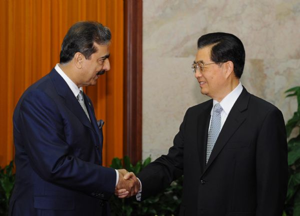 Chinese President Hu Jintao (R) meets with Pakistan Prime Minister Yousuf Raza Gilani in Beijing, capital of China, May 20, 2011.  (Xinhua/Rao Aimin) (hdt) 