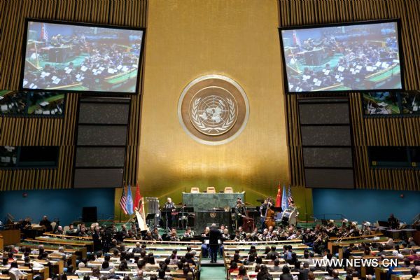 The Military Band of the People's Liberation Army of China and the Untied States Army Band 'Pershing's Own' perform during a joint concert at the United Nations headquarters in New York, the United States, May 20, 2011. 