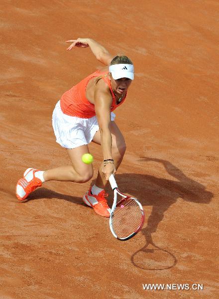 Wozniacki beats Schiavone at WTA Brussels Open tennis tournament