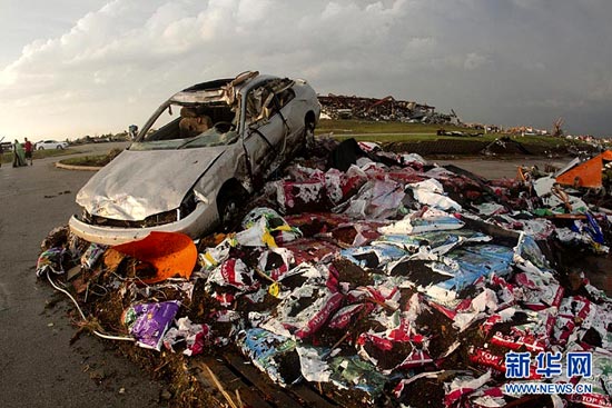 A deadly tornado struck Joplin, a city of 50,000 people in the southwest corner of Missouri of U.S. Sunday night, killing at least 116 people and leaving churches, schools, and homes reduced to ruins. 