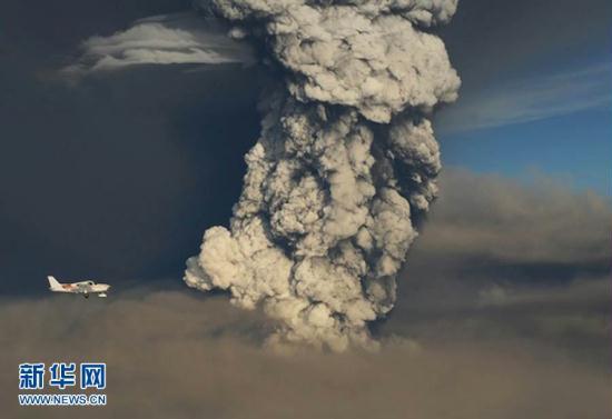 Smoke from a volcano in Iceland is billowing less, but a drifting ash cloud threatens to continue disrupting air traffic across northern Europe, for the next few days. 
