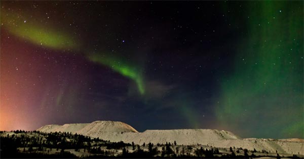 Norwegian landscape photographer Terje Sorgjerd captured one of the biggest aurora borealis shows in recent years. The shots were taken at the Kirkenes and Pas National Park bordering Russia. 