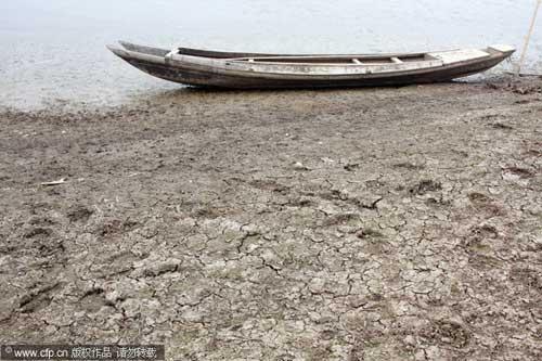 China's most severe drought in five decades is affecting most of the country's south. Dongting lake in central Hunan has now shrunk by two thirds, while in Jiangsu Province, many lakes are suffering great losses of water. 