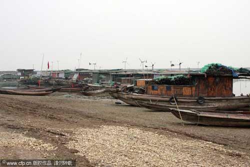 China's most severe drought in five decades is affecting most of the country's south. Dongting lake in central Hunan has now shrunk by two thirds, while in Jiangsu Province, many lakes are suffering great losses of water. 