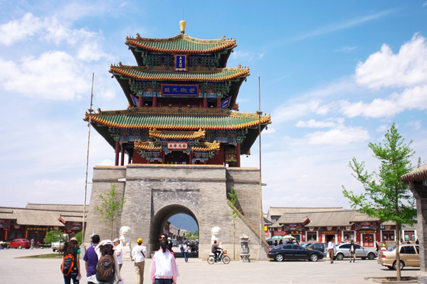 The central pavilion of Yongning village at the foot of Yanyu mountain. [Photo:CRIENGLISH.com]