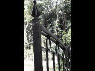 Located on Changzhou Island of Huangpu District, Guangzhou, the Whampoa Military Academy was founded in 1924 by Sun Yat-sen to cultivate military officers. The academy gathers the revolutionary military talents at the time. Chiang Kai-shek was appointed the first commandant of the academy and Zhou Enlai, the first premier of the People's Republic of China, was once among the instructors in the academy's political department.[上路D新手/bbsf.fengniao]